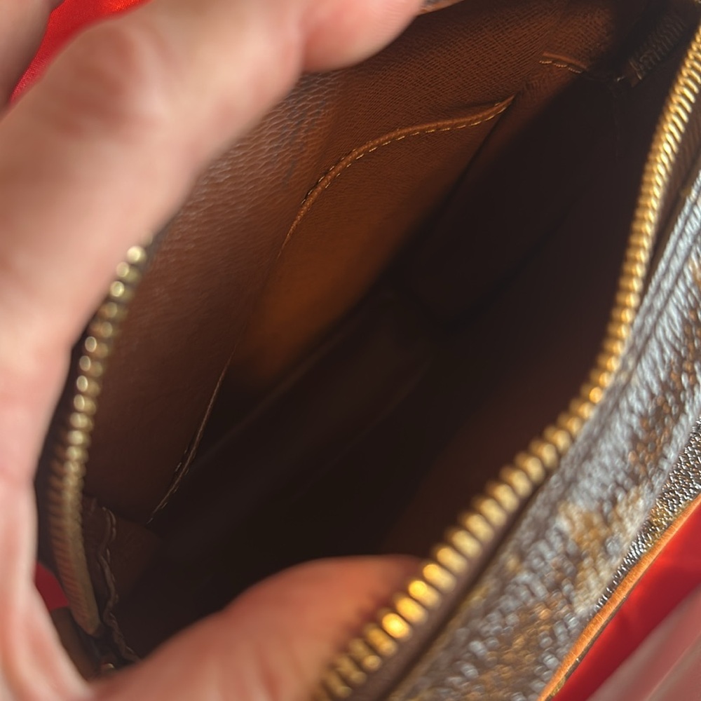 Louis Vuitton Vintage Amazon Crossbody. EVC plus LV dust bag FLASH SALE - Picture 6 of 16